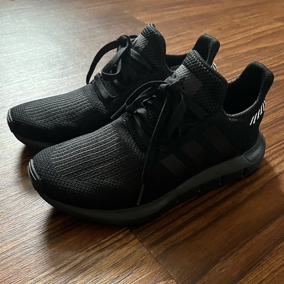 Adidas Black Swift Run Shoes - Picture 2 of 7